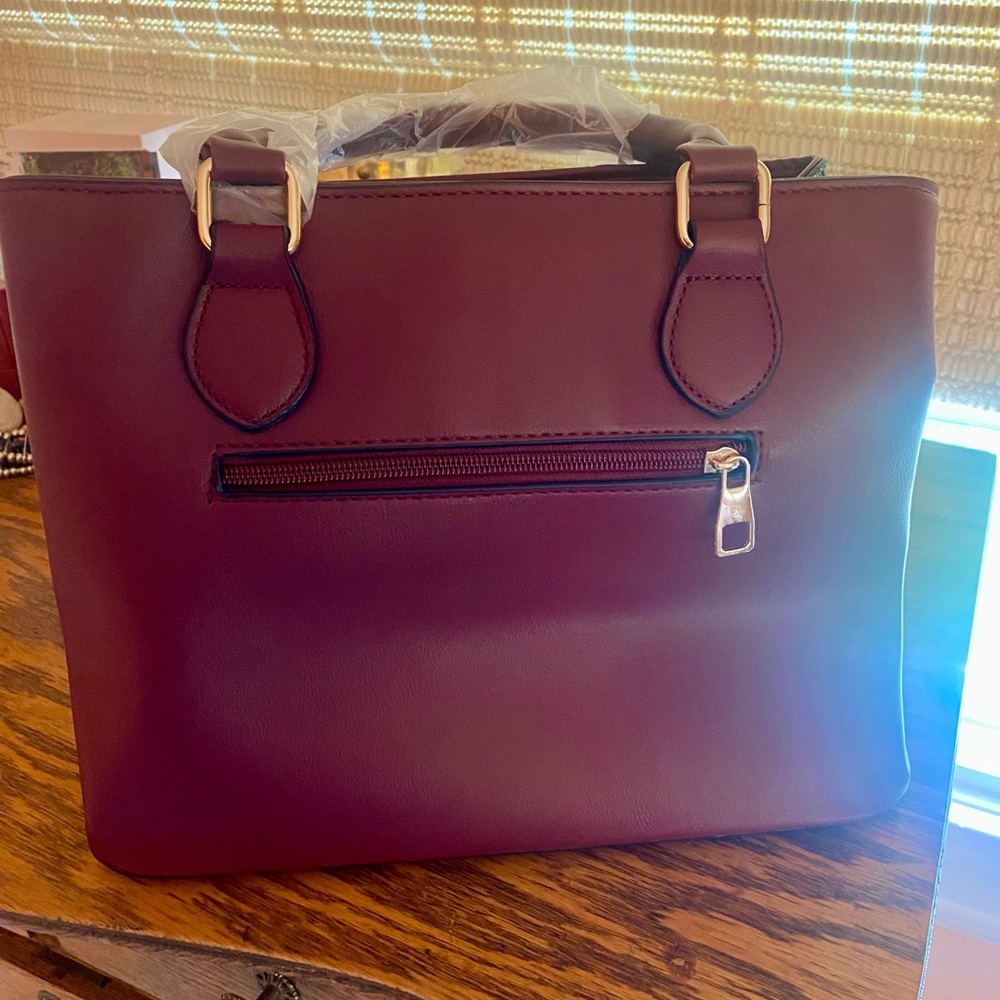 Large Brown Handbag with Leather Finish- BRAND NEW- two-sided…multicolor / brown